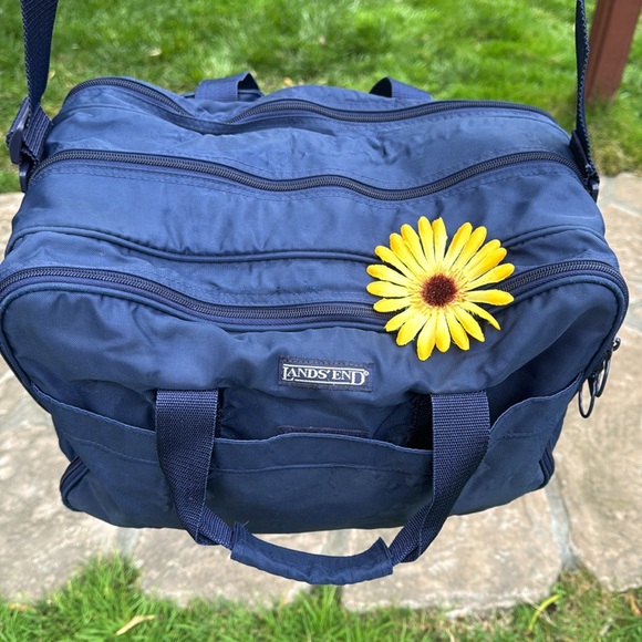 ⛺️ LAND’S END; Large VINTAGE Navy Travel/Overnight/Kid’s Bag w/Storage Pockets! - Picture 3 of 16